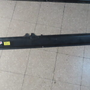 8505925D TALONERA  BAJO PUERTAS SEAT-131 DERECHA