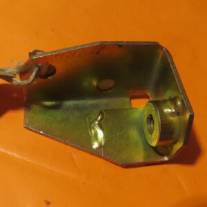 8504992 MENSULA SOPORTE CAMBIO TUBO COLECTOR ESCAPE SEAT-124 1430