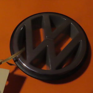 8503A0853601 LOGO ANAGRAMA Emblema frontal VW Cromado 95mm: Golf Mk2 (1987-1992), t4 (1991-2003), Golf Mk3 (1992-1998) Para Agujero 102mm Diametro Total 118mm