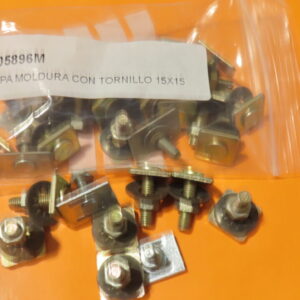 8505896D GRAPA MOLDURA METALICA ROSCA 4mm LARGO TORNILLO 14mm 27,5X34mm COCHES CLASICOS UNIVERSAL
