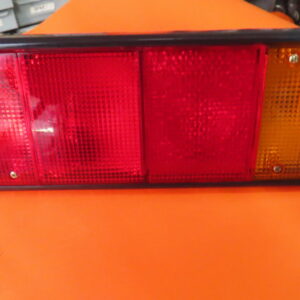 8500735 PILOTO TRASERO IZQUIERDO EBRO GEMO y UNIVERSAL Con Luz DE MATRICULA