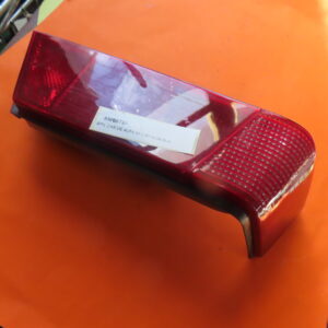 MAG08739 PILOTO TRASERO DERECHO ALFA ROMEO-33 RESTRYLING desde Febrero de 1990 (Con Intermitente BLANCO) CON PORTALAMPARAS