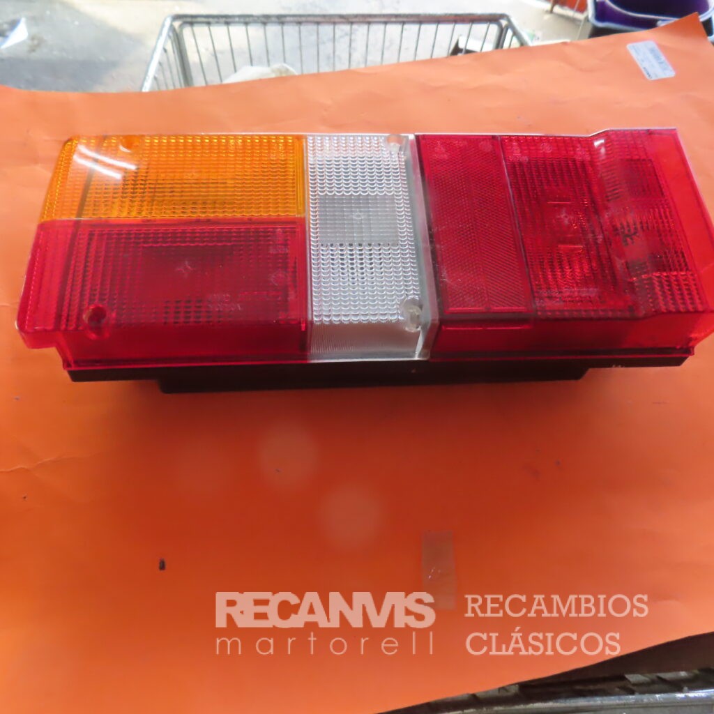 8501997 PILOTO TRASERO IZQUIERDO SEAT-131 2000 SOFIM Ultimo MODELO