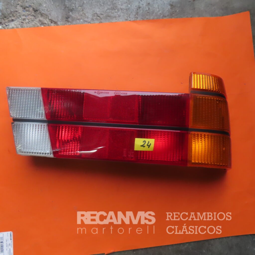 85062124 TULIPA PILOTO TRASERO DERECHO ALFA ROMEO-75 desde 1985 a 1988 Con Antiniebla