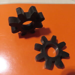 8507247 FLECTOR GOMA SINTETICA BOMBA INYECTORA CAMIONES TRACTORES CLASICOS 27mm AGUJERO 72mm DIAMETRO 16mm GRUESO 8-Dientes