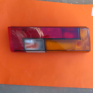 MAG08745 PILOTO TRASERO DERECHO ALFA ROMEO-33 hasta febrero 1990 COMPLETO  (INTERMITENTE AMBAR) con portalamparas