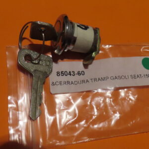 85043-60 CERRADURA CON LLAVES TRAMPILLA GASOLINA SEAT-1500 SEAT-1400C