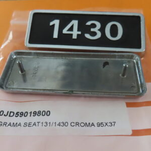 850JD59019800 ANAGRAMA LOGO SEAT-131 1430 Cromada 37mm ANCHO 95mm LARGO 71mm ENTRE AGUJEROS