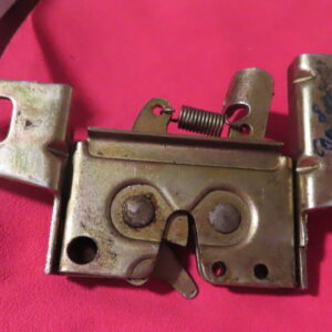 TRI138231CERRADURA CAPOT DELANTERO FORD FIESTA-84